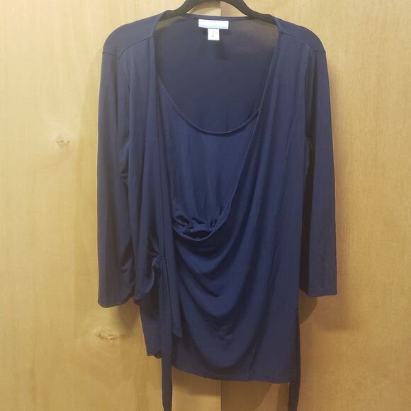 Motherhood Maternity navy blue wrap blouse
Sz medium Excellent condition - Picture 6 of 8